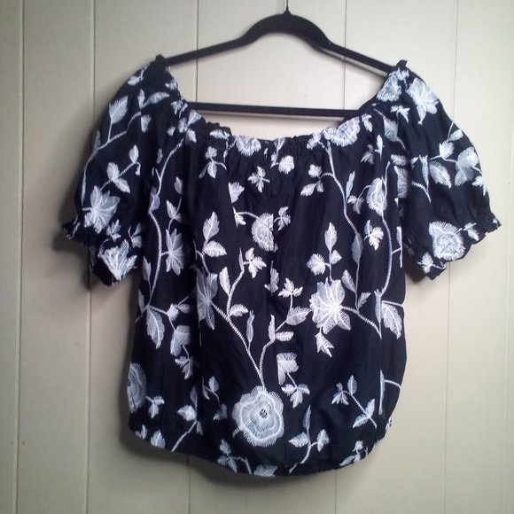 Who What Wear Blouse XXL Cropped Short Sleeve Black White Floral - Picture 1 of 13